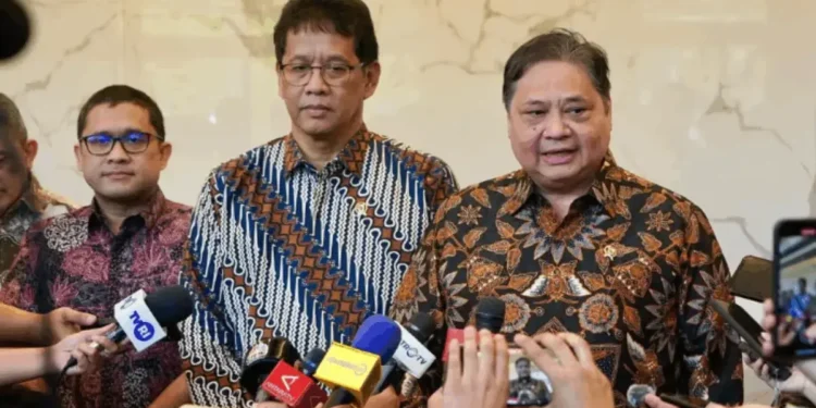 Stimulus Ekonomi 2025: Magang Bergaji UMP, Diskon BPJS, hingga Subsidi Ojol