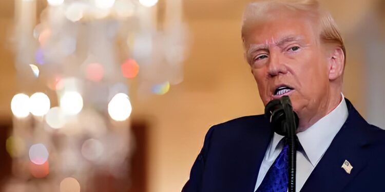 Trump Tekan Eropa Naikkan Tarif 100% untuk China & India