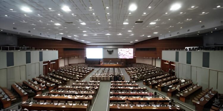 Dibiayai Pajak Rakyat, DPR Setujui Anggaran ESDM Rp21,67 T untuk Listrik Desa