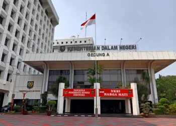 Mendagri Dorong Pemda Gali Potensi Pajak Alat Berat & Air Tanah