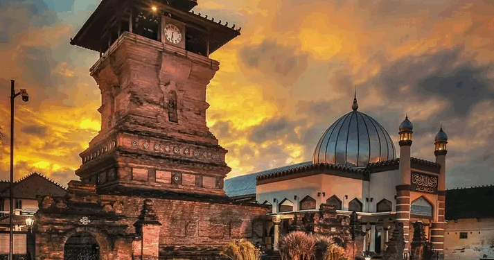 Kudus Gratiskan Retribusi Bangunan untuk Pesantren