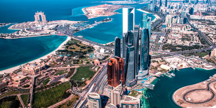 UEA Jadi Pelopor Refund PPN untuk Belanja Online Wisatawan