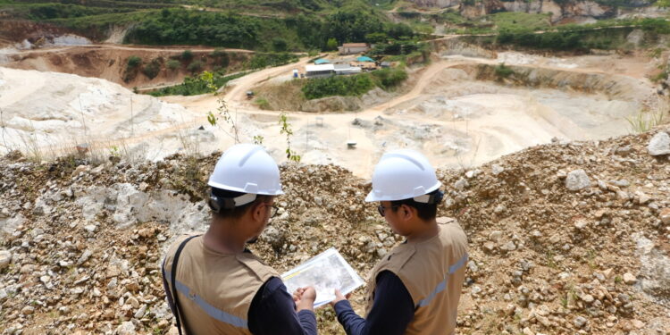 Kemendagri Izinkan Pemda Pungut Pajak dari Usaha Tak Berizin, Termasuk Tambang Liar