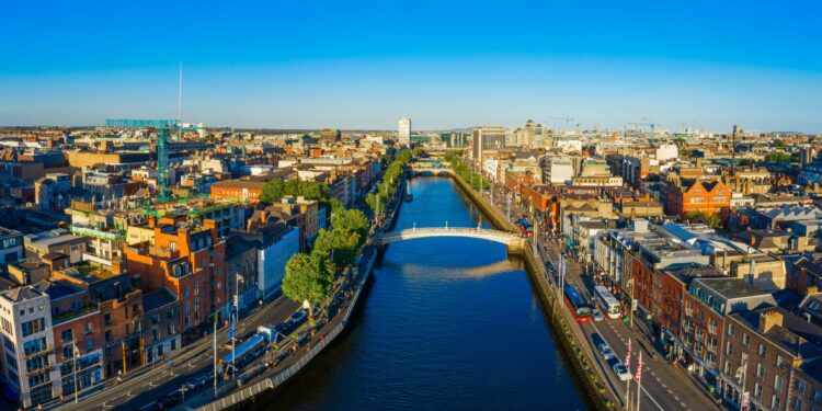 Irlandia Turunkan Tarif PPN Restoran Jadi 9% Mulai Juli 2026