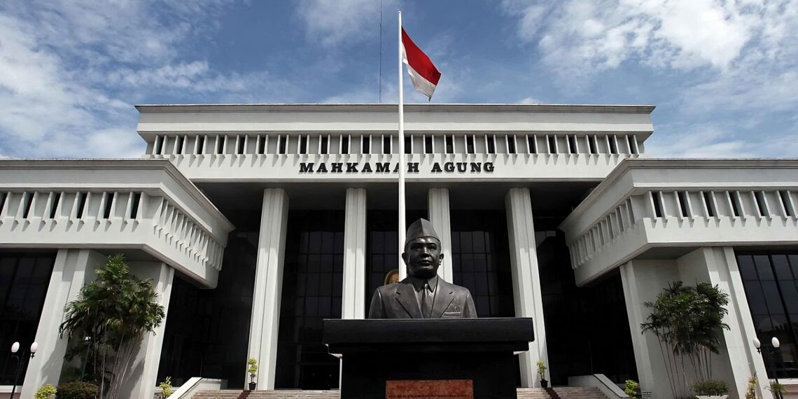 MA Lantik Dua Hakim Agung Pajak, Tegaskan Integritas