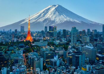 Jepang Berencana Naikkan Pajak Keberangkatan Turis Tiga Kali Lipat untuk Atasi Overtourism