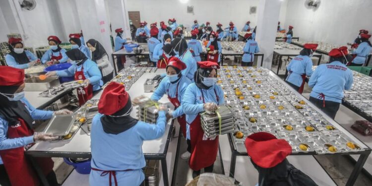 Didanai Pajak, BGN Akan Tutup Dapur MBG Tanpa Sertifikat Higiene