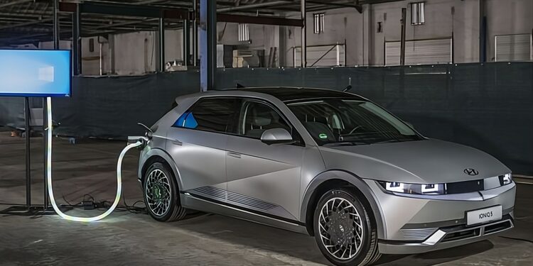 Penjualan Mobil Listrik Melonjak 18,27%, Airlangga: Terjadi Pergeseran dari Mobil BBM