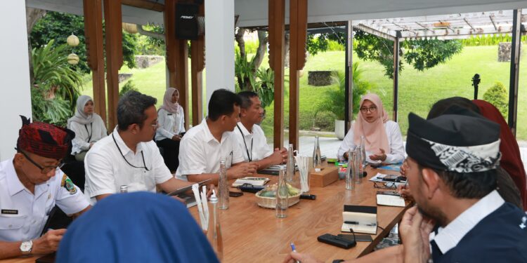 Rugikan Negara Rp16,2 Miliar, Pedagang Solar di Banyuwangi Ditahan Kejaksaan