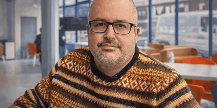 Seorang pria cacat merasa terkejut dengan perubahan pajak daerah.