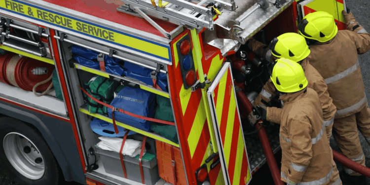 Pihak berwenang pemadam kebakaran menyetujui kenaikan tarif pajak daerah.