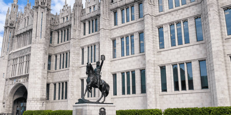 Kenaikan pajak dewan sebesar 8,13% diusulkan di Aberdeen.