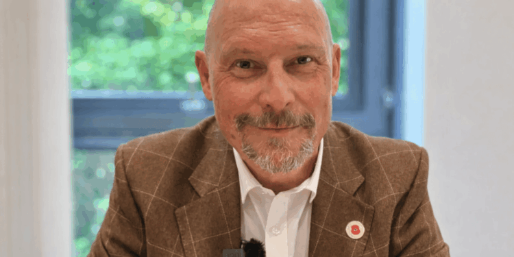 Kelompok oposisi di Dewan meminta kenaikan pajak yang lebih kecil.