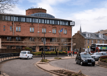 Kenaikan pajak dewan sebesar 9% disetujui di Midlothian.