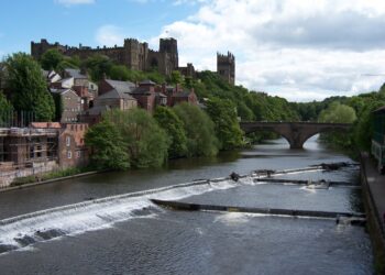 Kenaikan pajak daerah yang ditetapkan oleh otoritas lebih rendah dari yang direncanakan.