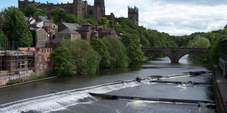 Kenaikan pajak daerah yang ditetapkan oleh otoritas lebih rendah dari yang direncanakan.