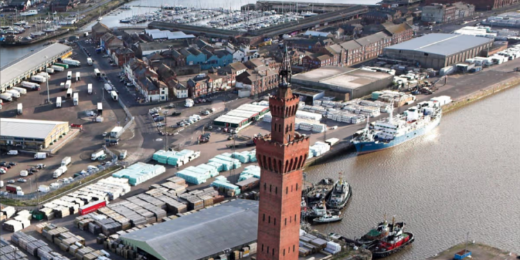 Kenaikan pajak dewan sebesar 4,5% yang direvisi telah disetujui.