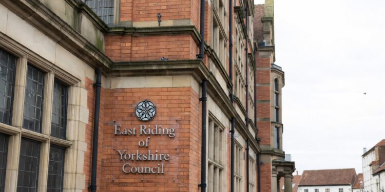 Pajak dewan akan naik sebesar 4,99%.