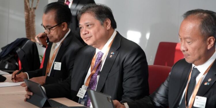 Gejolak IHSG Tak Goyahkan Fondasi Ekonomi, Airlangga Tegaskan Pasar RI Tetap Tangguh.