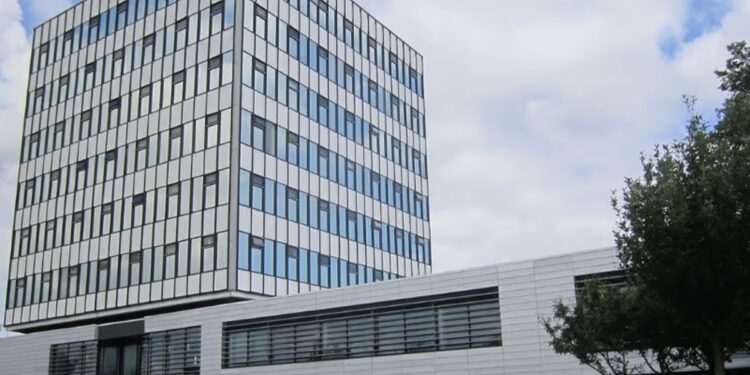 Dewan berencana menaikkan pajak dewan sebesar 8%.