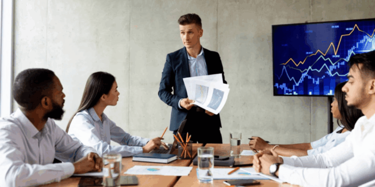 Dewan menyetujui kenaikan pajak maksimum dalam anggaran.