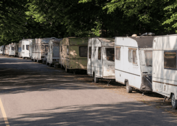 Pajak bagi penghuni van dikhawatirkan dapat memaksa mereka kembali tinggal di pinggir jalan.