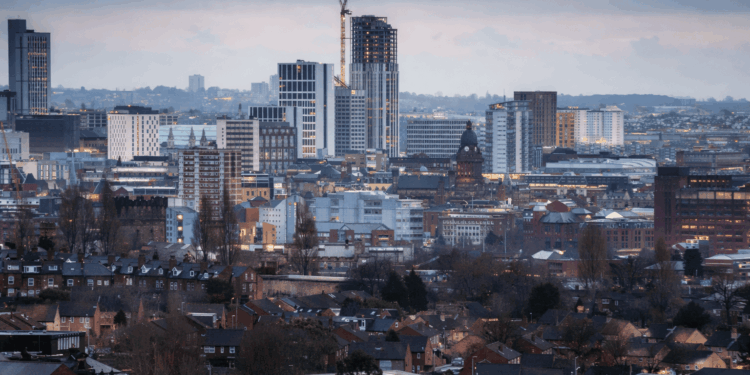 Pajak daerah Leeds akan naik sebesar 4,99% pada bulan April.