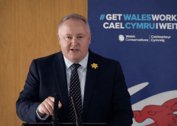 Jalan alternatif M4 dan pemotongan pajak penghasilan menjadi janji Partai Konservatif Wales untuk “memperbaiki Wales.”