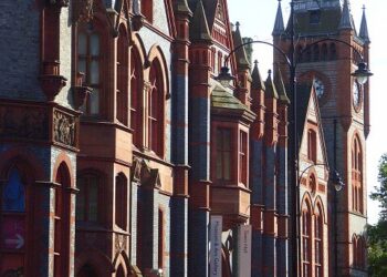 Tagihan pajak dewan di Wakefield akan naik sebesar 4,99%.