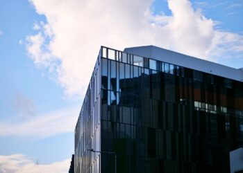 Dewan menyetujui kenaikan pajak terendah dalam 18 tahun.