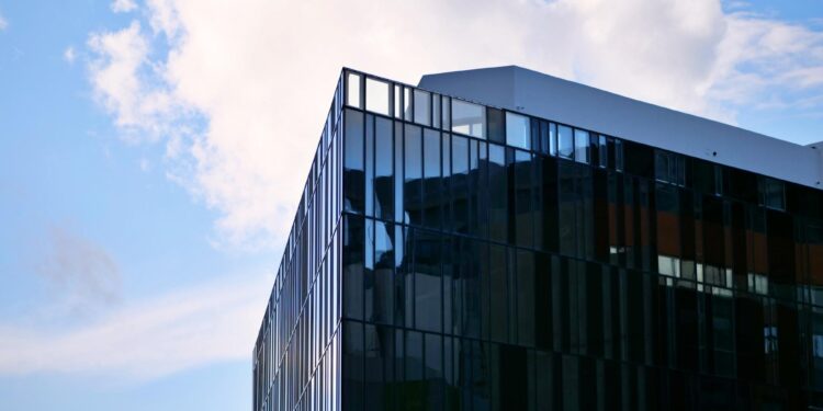 Dewan menyetujui kenaikan pajak terendah dalam 18 tahun.