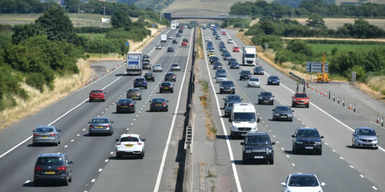 Menteri Keuangan Rachel Reeves kemungkinan akan menaikkan tarif uang tempuh (mileage rates) bagi pengemudi yang menggunakan mobil untuk bekerja.