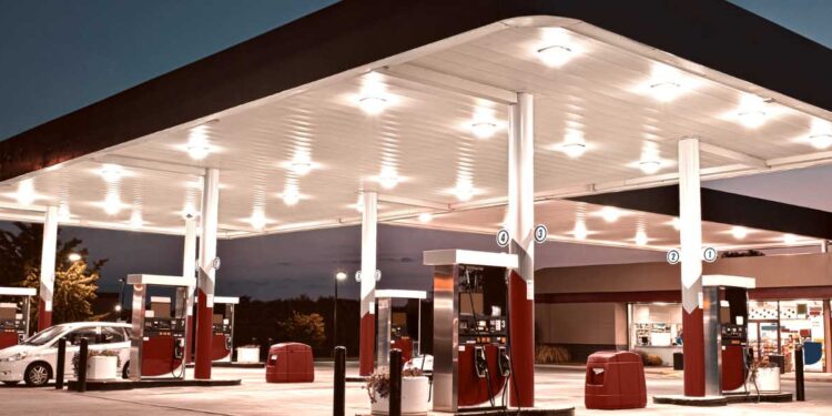 Desakan agar Reeves membatalkan kenaikan pajak bahan bakar meningkat akibat konflik Iran.