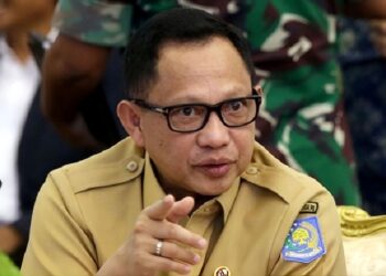 Pemerintah melarang kepala daerah bepergian ke luar negeri menjelang libur Lebaran guna memastikan pelayanan publik tetap berjalan optimal.