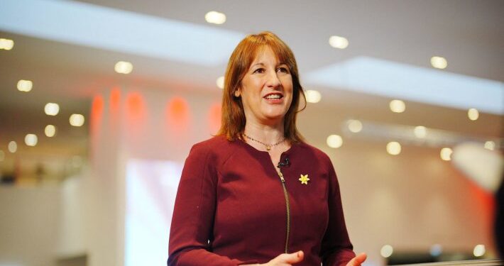 Rachel Reeves mengatakan bahwa dia marah atas keputusan Trump untuk melancarkan perang terhadap Iran