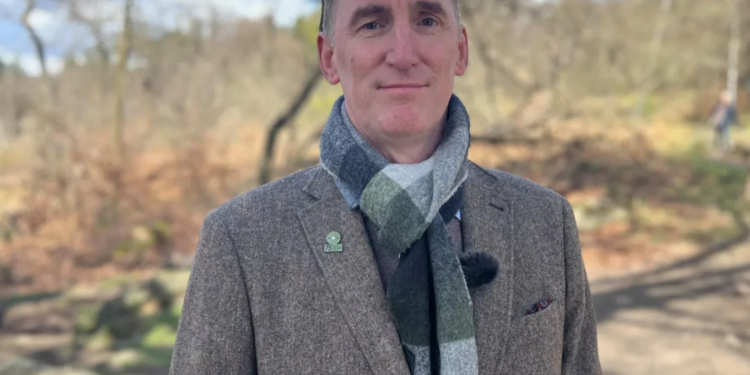 Atasi Tekanan Finansial, Pimpinan Peak District Sebut Kenaikan Pajak Sebagai Solusi Adil