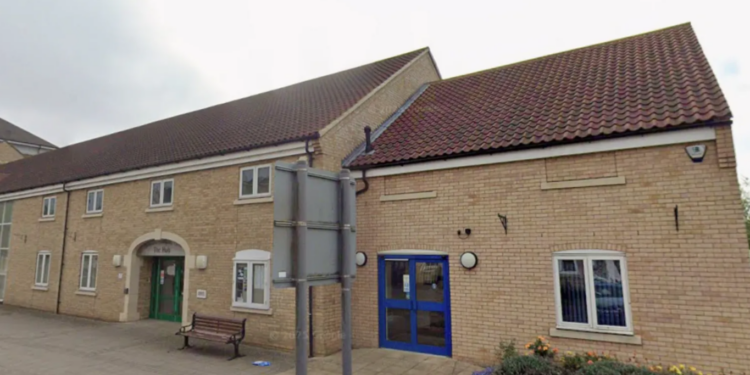 Warga Cambourne Terbebani Pajak Tinggi Akibat Kasus Penipuan Keuangan Dewan Kota