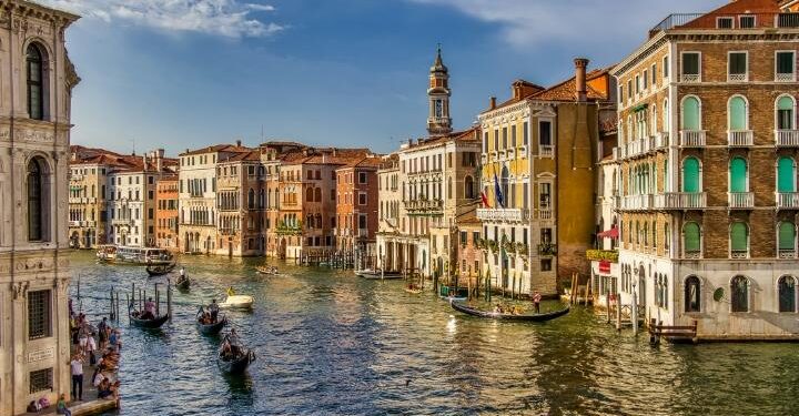 Perangi Overtourism, Venesia Siapkan Tarif Pajak Drastis Hingga €50