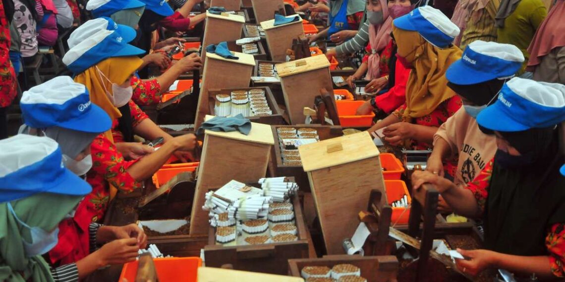 Pemerintah Terbitkan Aturan Pengecualian Pajak Rokok Terbaru