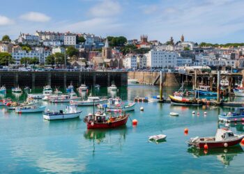 GST 3% Lolos di Guernsey, Usulan Pajak Kekayaan Ditolak Telak
